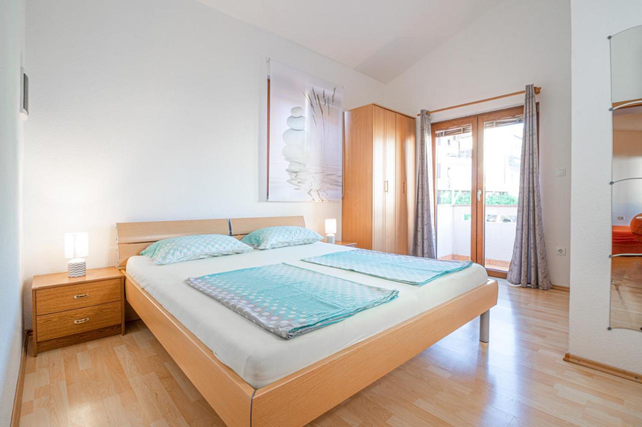Apartments Dujmovic With Terrace Baška Exterior foto