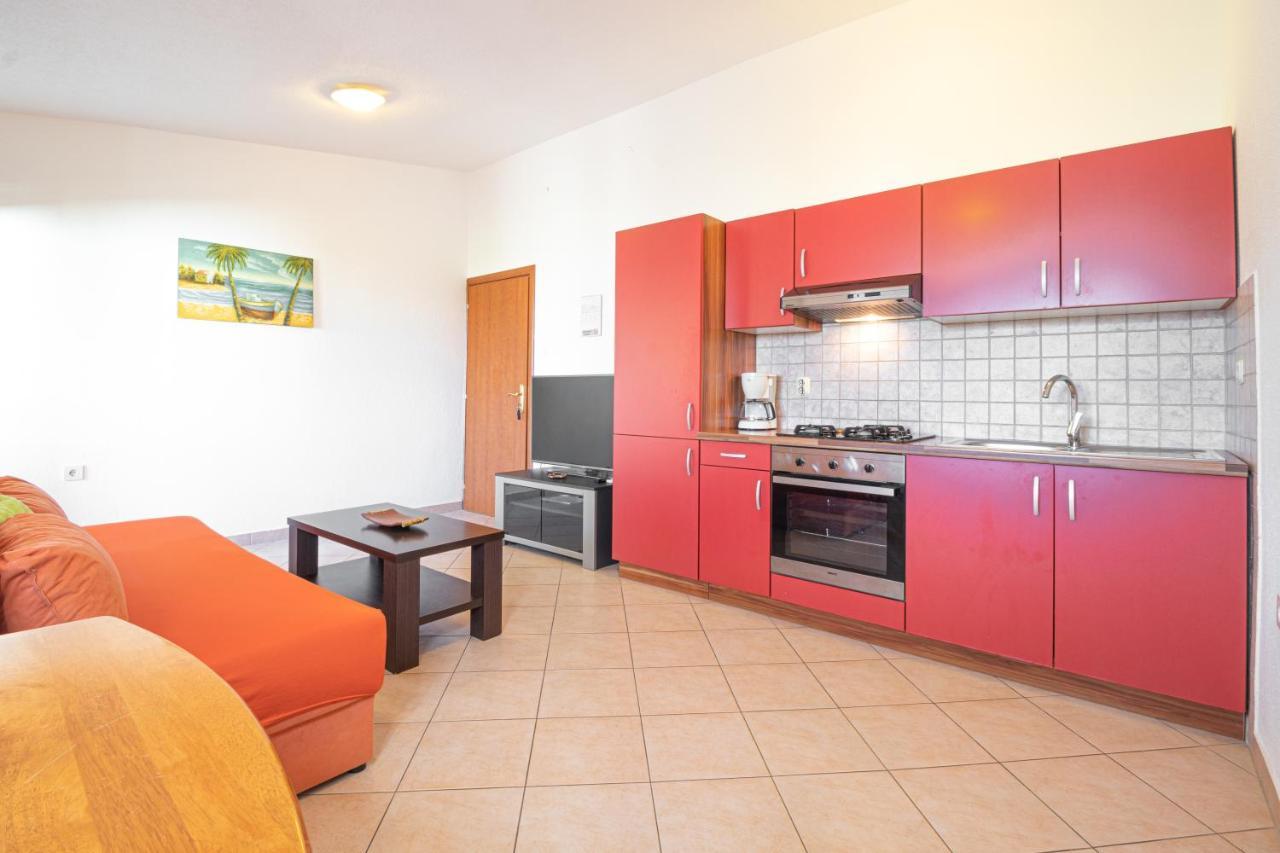 Apartments Dujmovic With Terrace Baška Exterior foto